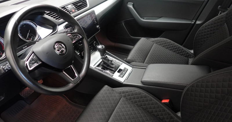 Skoda Superb cena 79900 przebieg: 199085, rok produkcji 2020 z Słubice małe 154